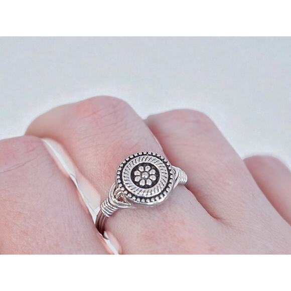 Vintage 925 Silver Wire Wrapped Flower Ring Oxidized Boho Artisan Design - Picture 5 of 7